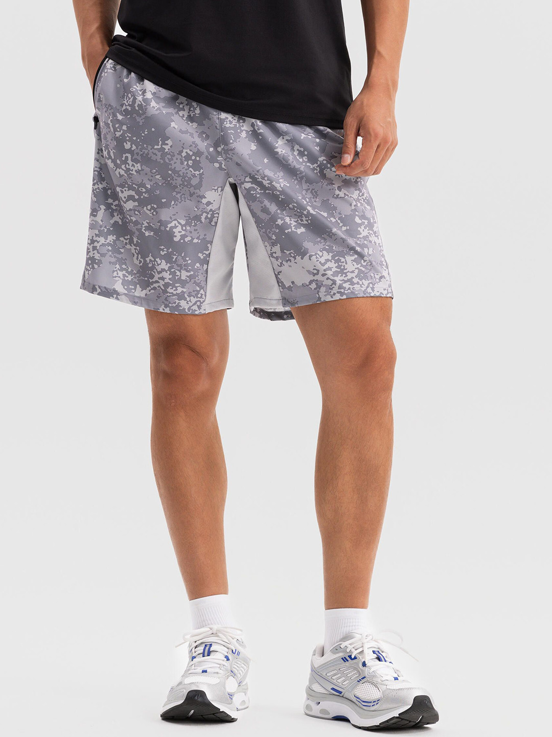 

Domyos By Decathlon Mens Grey Printed Quick Dry Fitness Shorts With Pocket