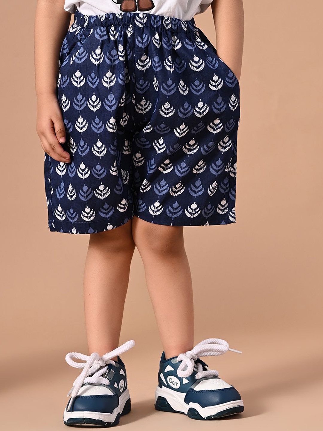 

MoMaa Boys Animal Printed Shorts, Navy blue