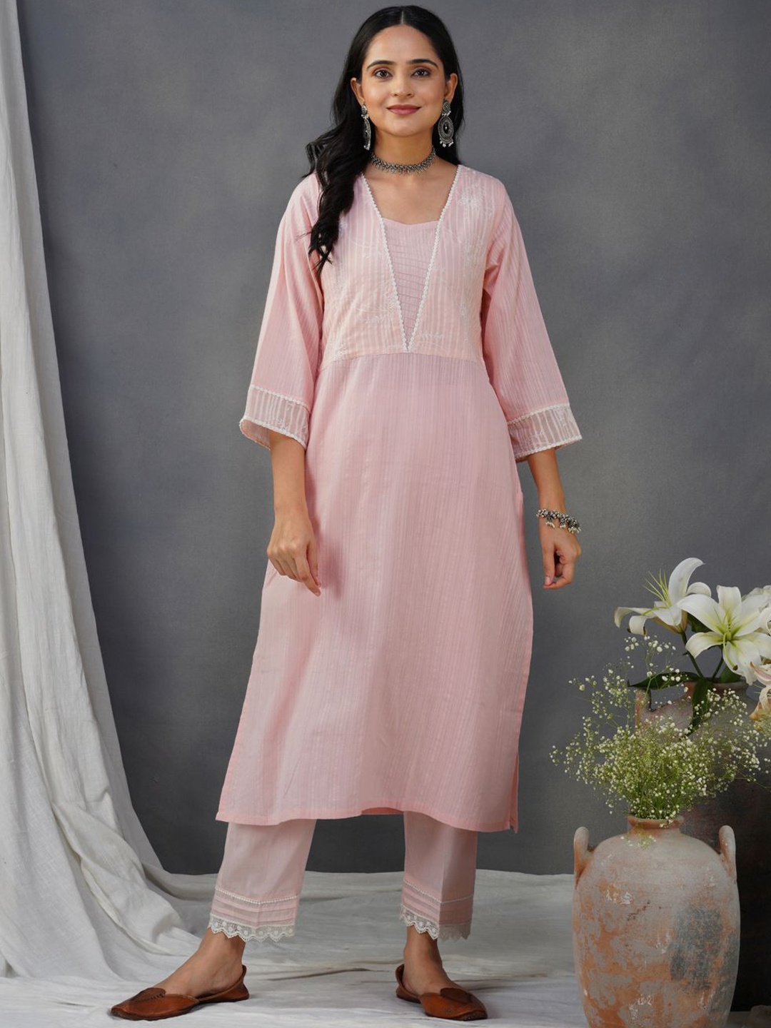 

zuri Striped Notch Neck Thread Work Cotton Straight Kurta, Pink