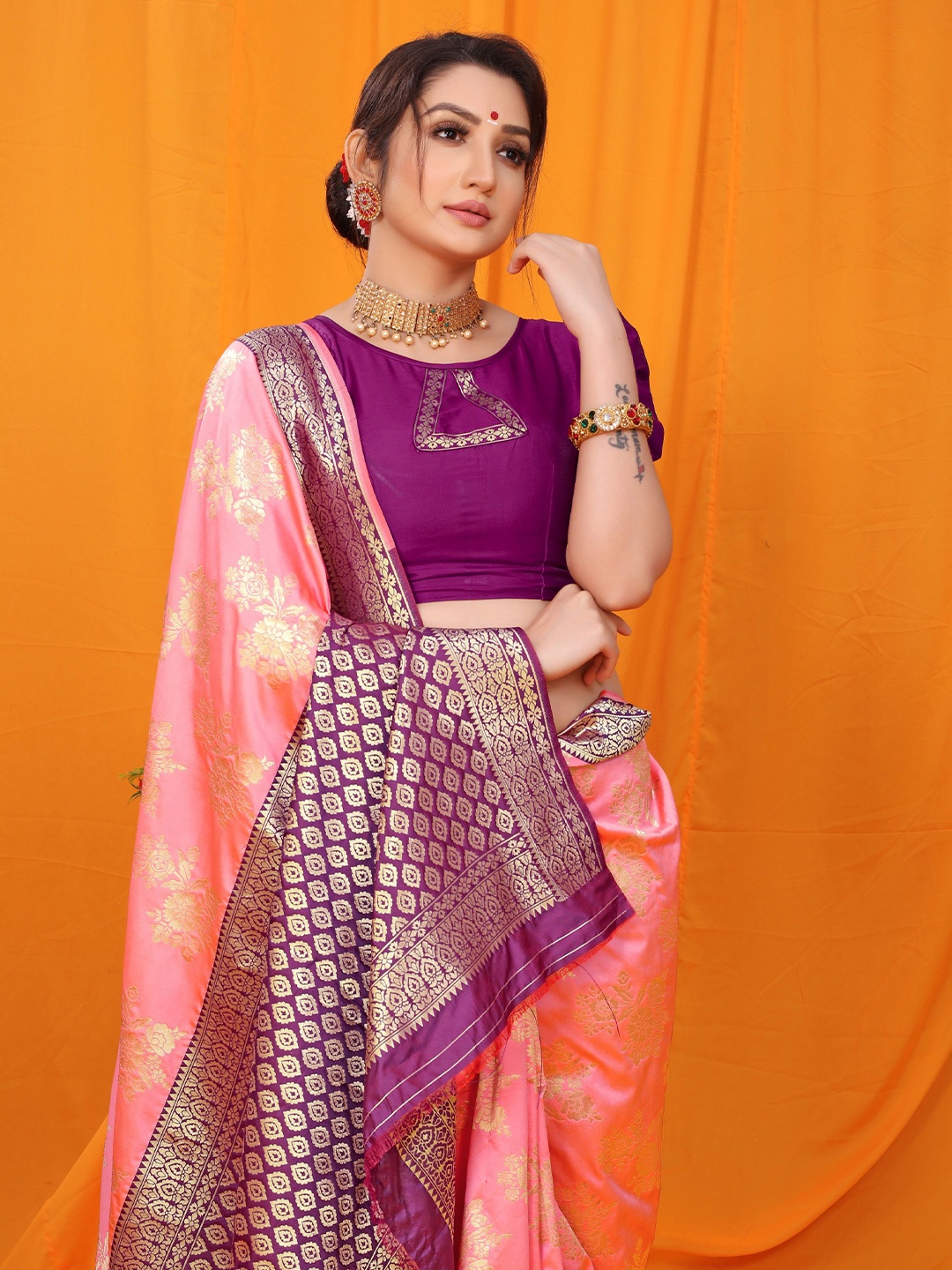 

Kandora Ethnic Motifs Zari Pure Silk Banarasi Saree, Fuchsia