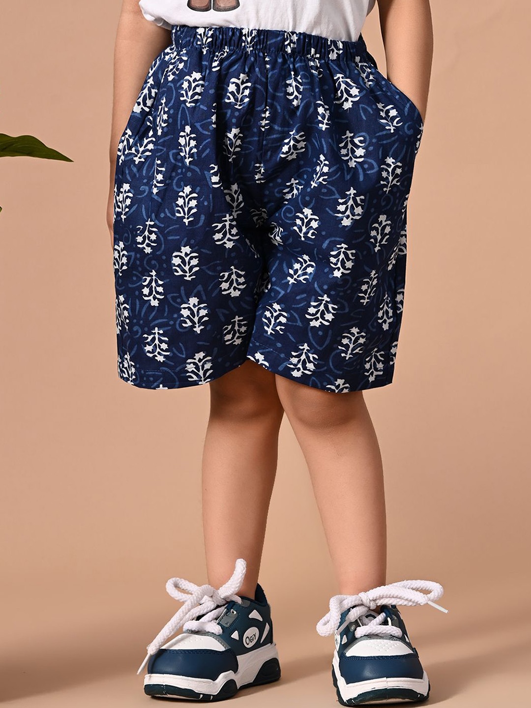 

MoMaa Boys Animal Printed Shorts, Navy blue