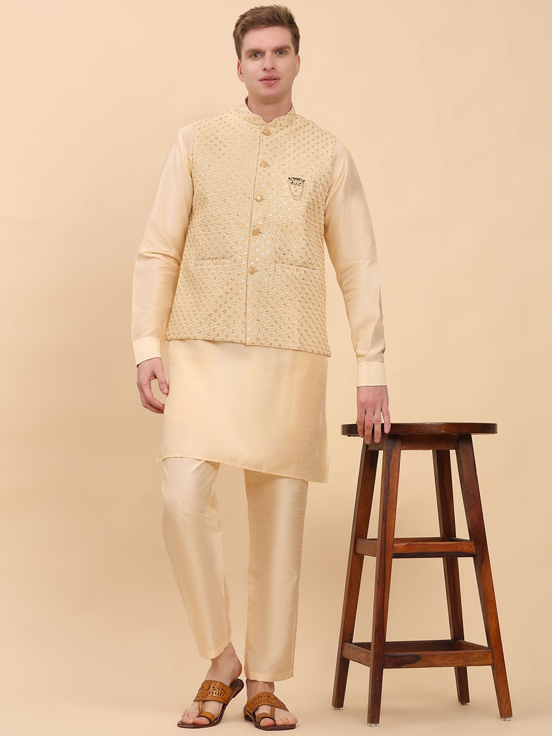 

Pro-Ethic STYLE DEVELOPER Mandarin Collar Sequinned Kurta With Trousers & jacket, Beige