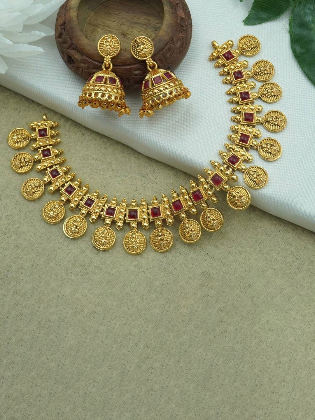 

Rangrozo Jewellery Gold Plated Stone Studded Jewellery Set