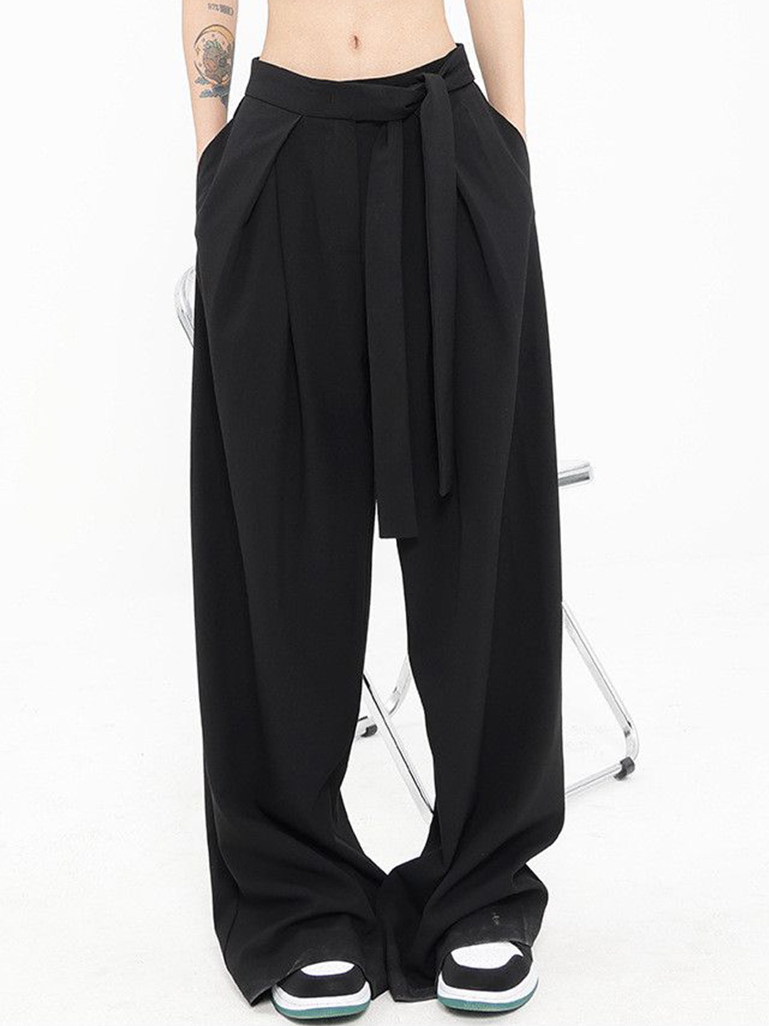 

DressBerry Women Regular Fit Mid-Rise Drop Crotch Trouser, Black