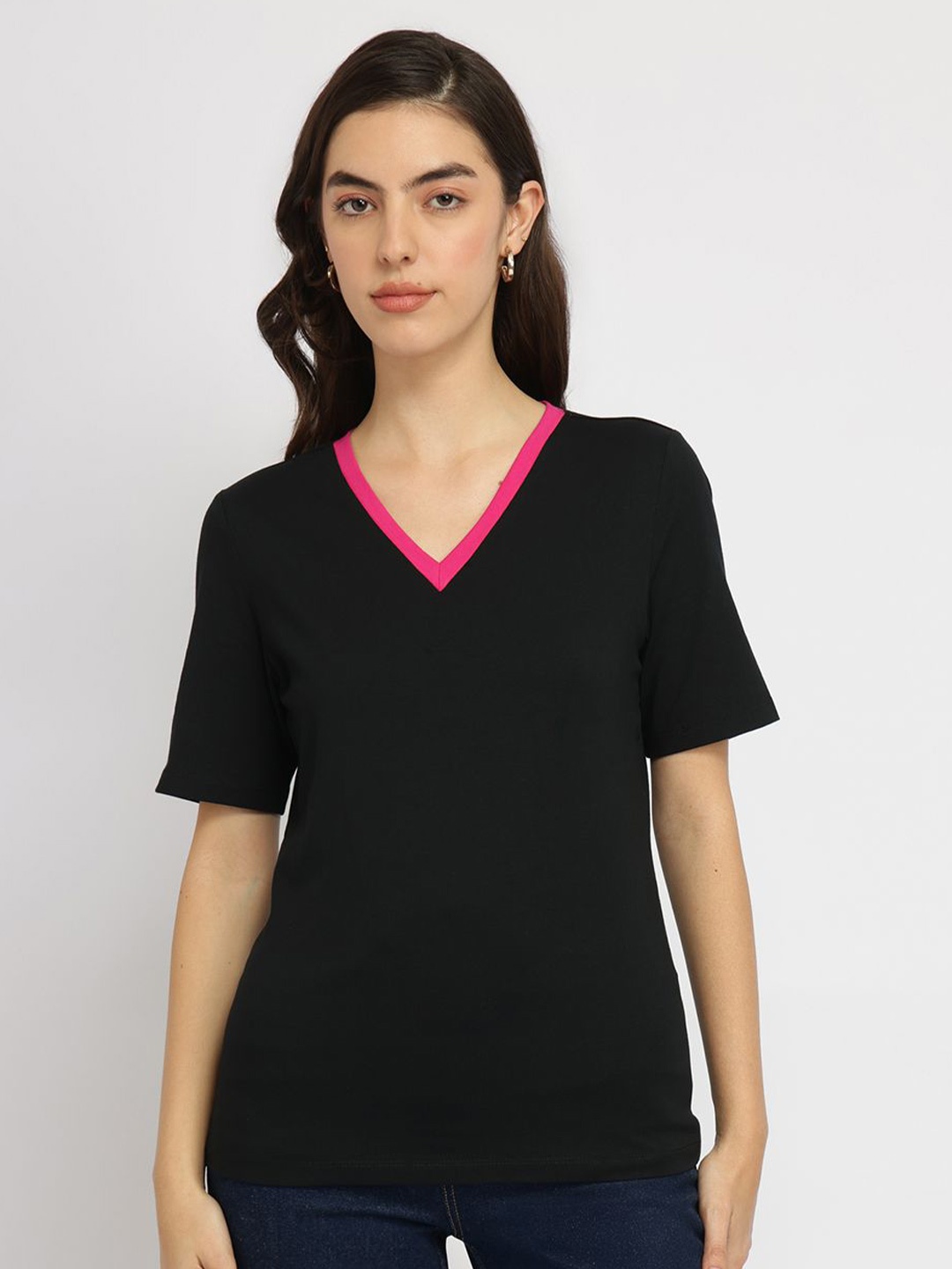 

FableStreet Women Solid V-Neck Cotton T-shirt, Black