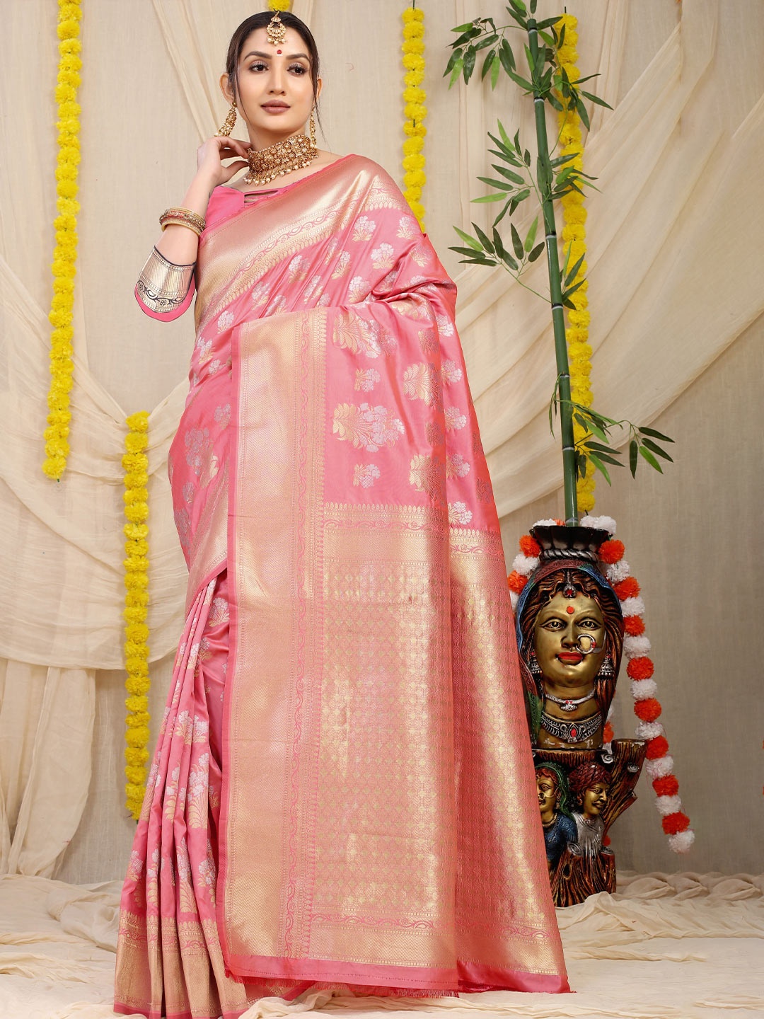 

Kandora Woven Design Zari Pure Silk Heavy Work Paithani Saree, Peach