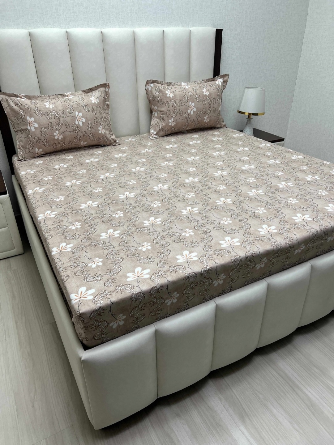 

Pure Decor Passion Brown Printed Pure Cotton 350TC Queen Bedsheet Sets 2.28m x 2.54m