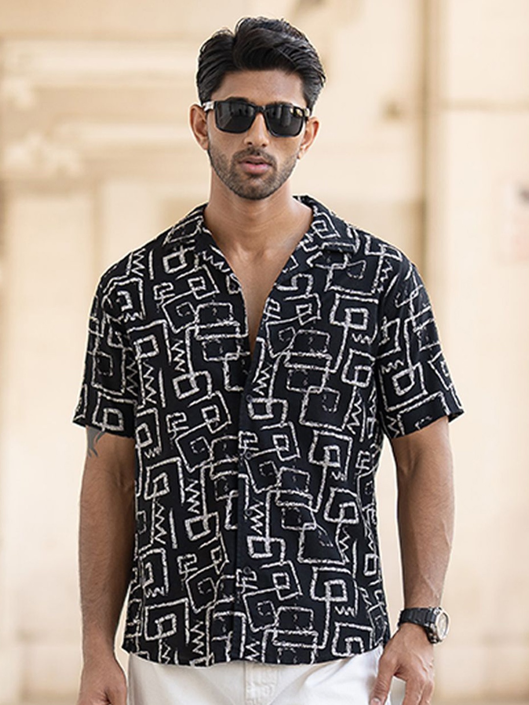 

Powerlook Men Opaque Printed Casual Shirt, Black