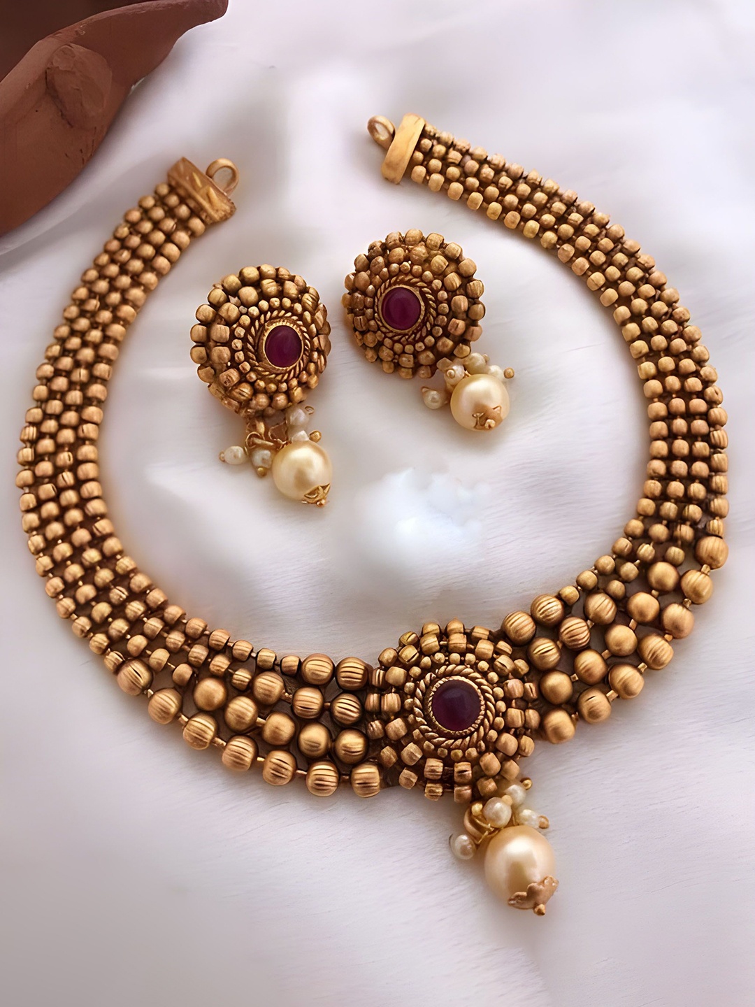 

Rangrozo Jewellery Gold-Plated Stone-Studded & Beaded Jewellery Set