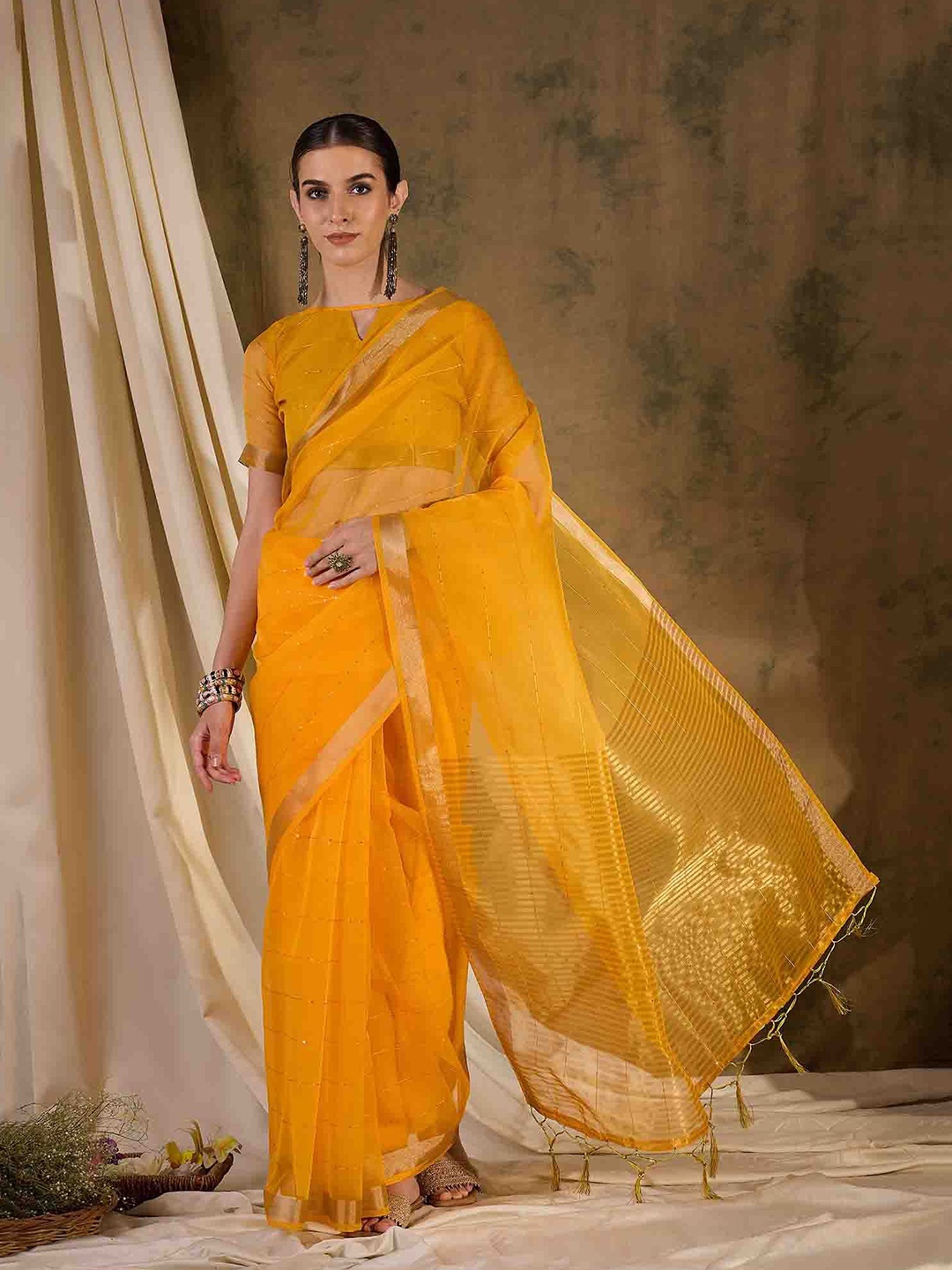 

DIVASTRI Woven Design Saree With Blouse, Yellow