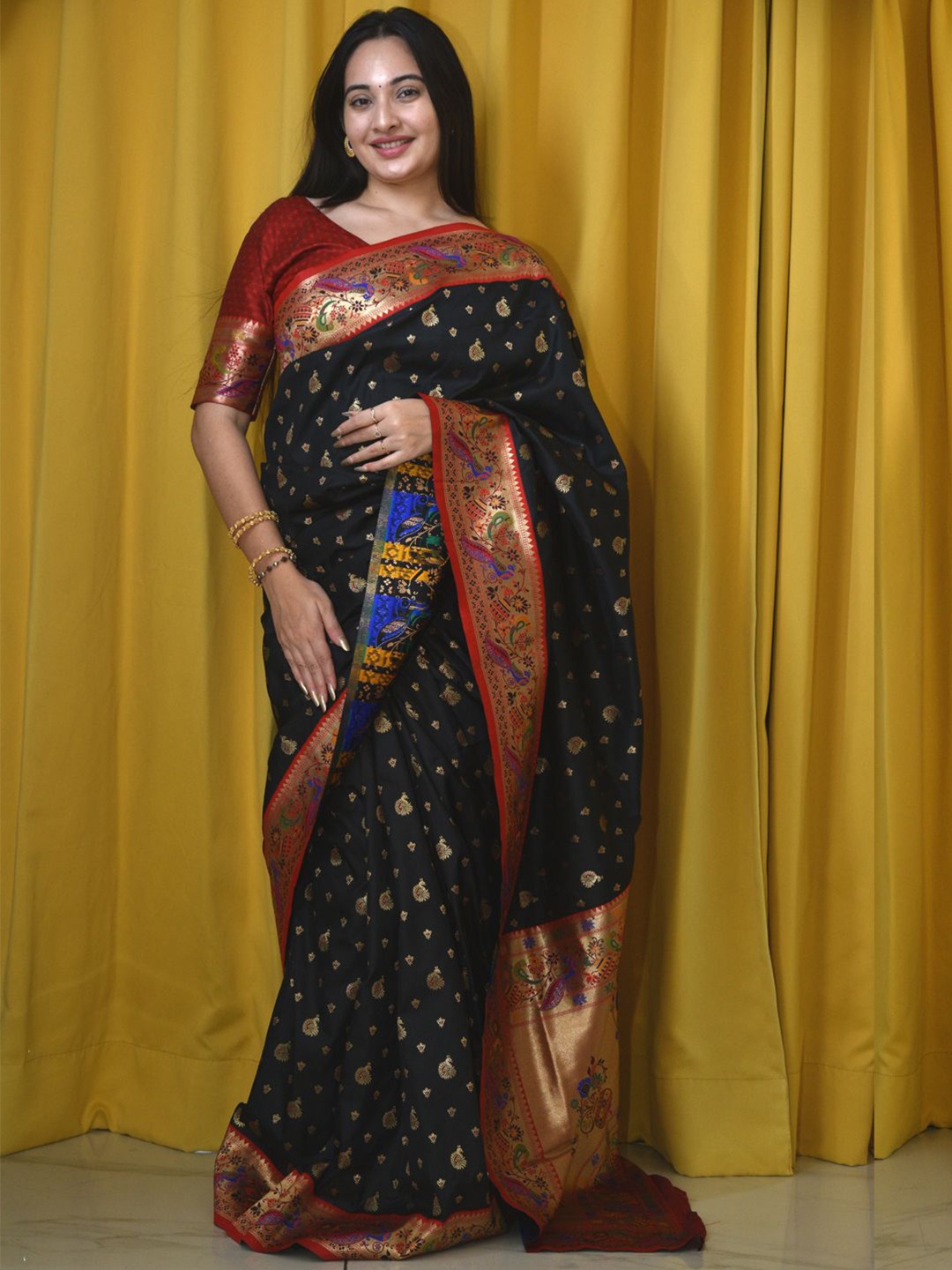 

DIVASTRI Woven Design Zari Silk Blend Paithani Saree, Black
