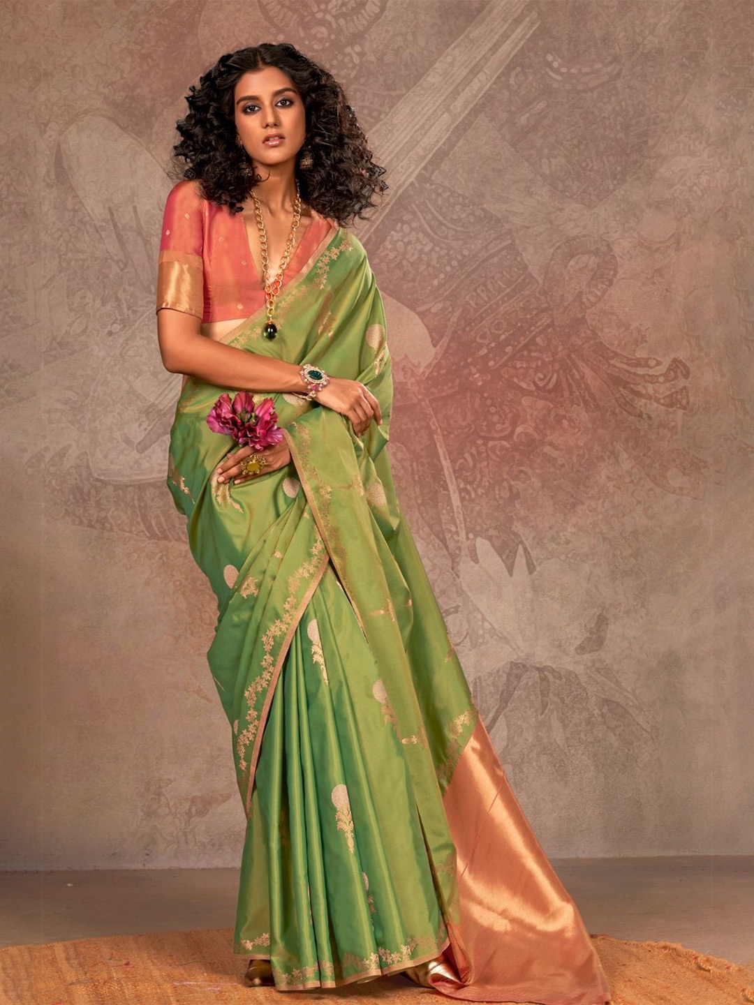

DEVATITHI Woven Design Zari Green Handloom Weaving Silk Saree