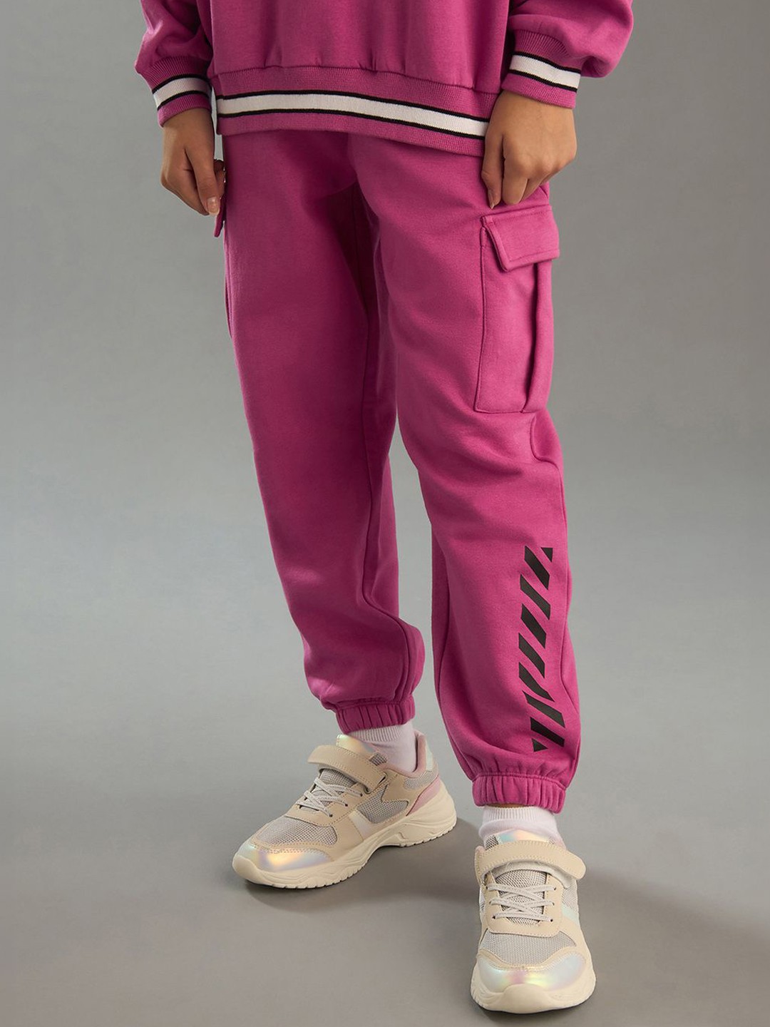 

max Girls Printed Cargo Joggers, Pink