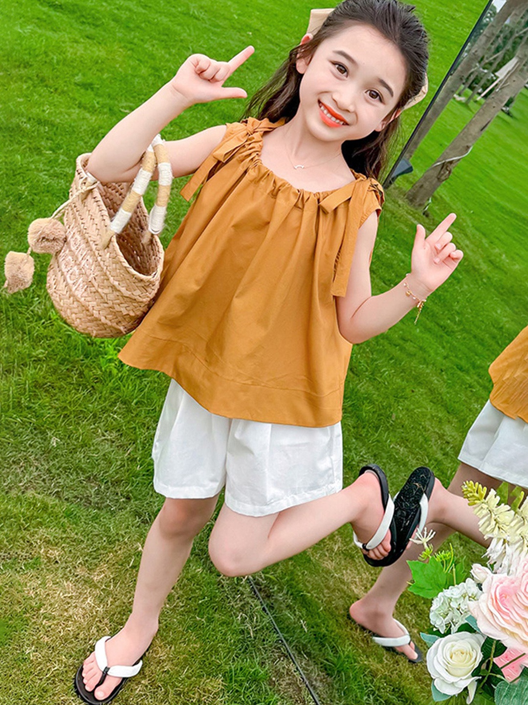 

LULU & SKY Girls Round Neck Top With Shorts, Yellow