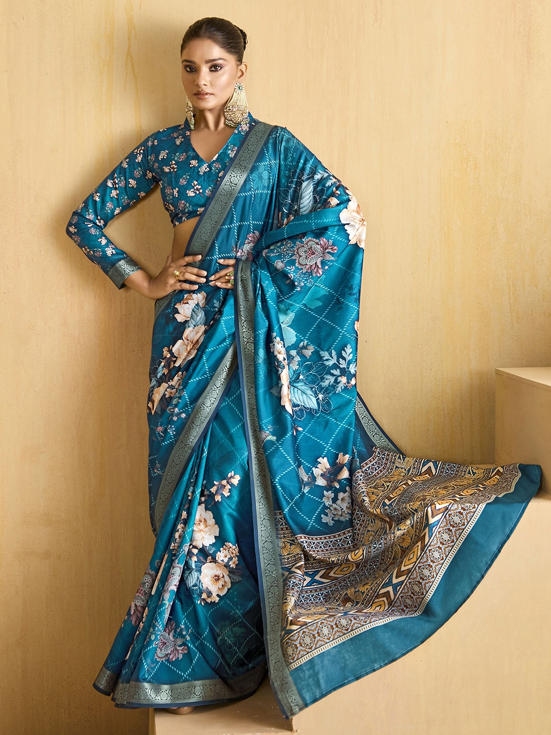 

Sangria Tussar Printed Saree With Blouse Piece, Blue