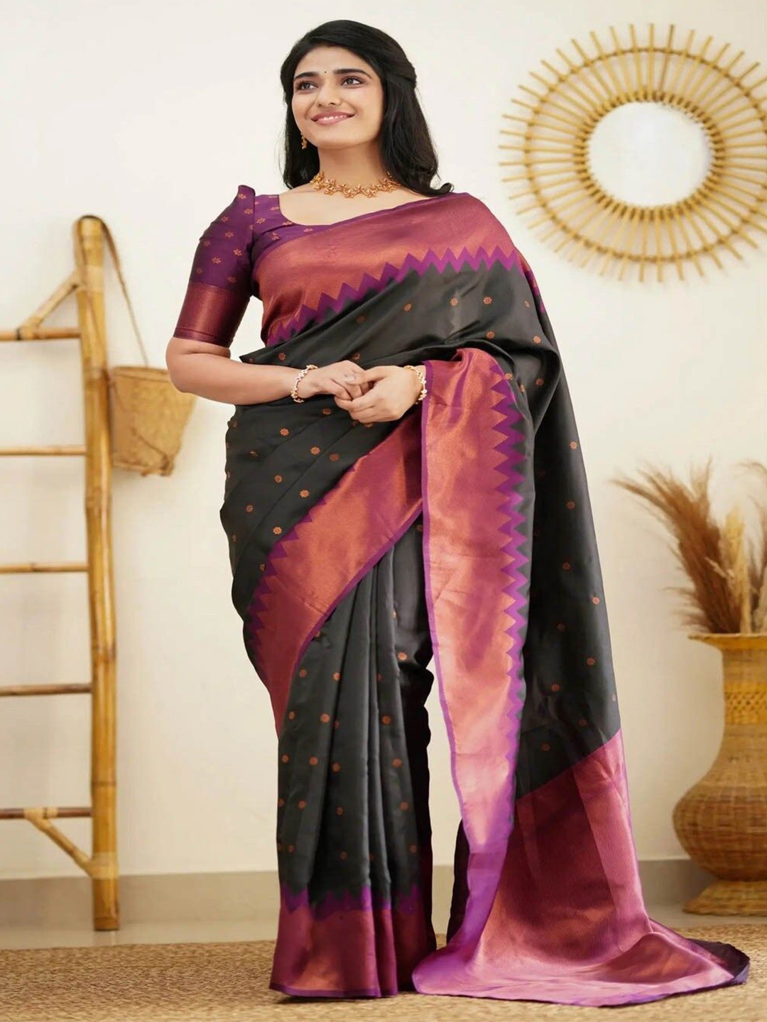 

LADY SHOPI Woven Design Zari Pure Silk Banarasi Saree, Black
