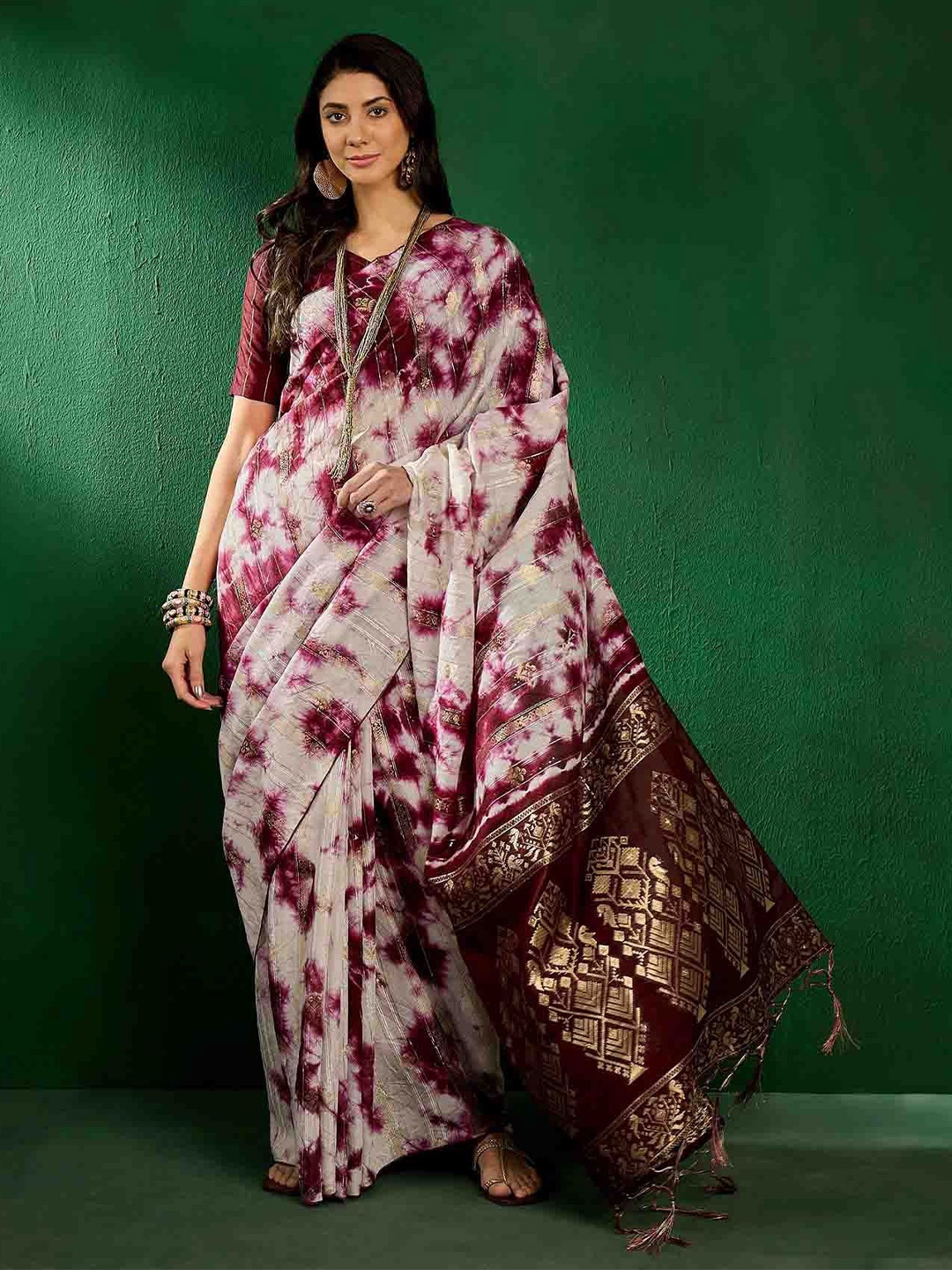 

DIVASTRI Tie & Dye Printed Bandhani Saree, Purple