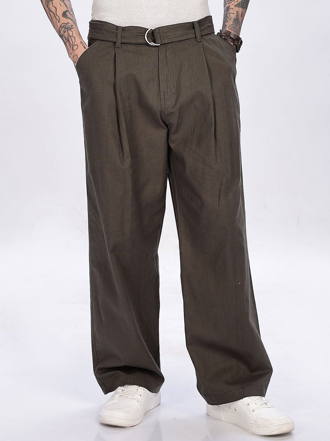 

BEVDAAS Men Mid-Rise Loose Fit Pleated Cotton Trouser, Olive