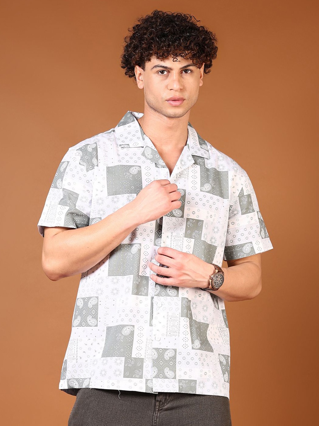 

V-Mart Men Opaque Printed Casual Shirt, Green