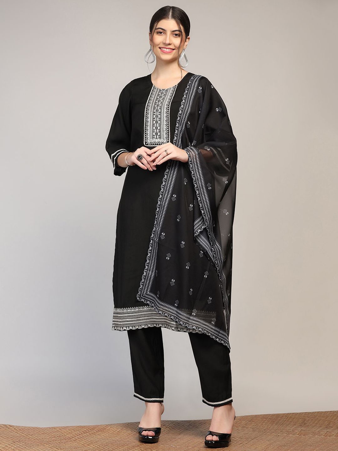 

Sangria Embroidered Round Neck Straight Kurta With Trousers & Dupatta, Black