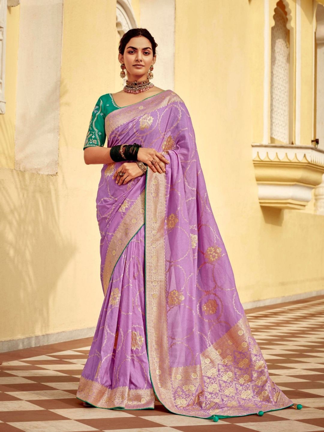 

DEVATITHI Lavender Banarasi Silk Saree
