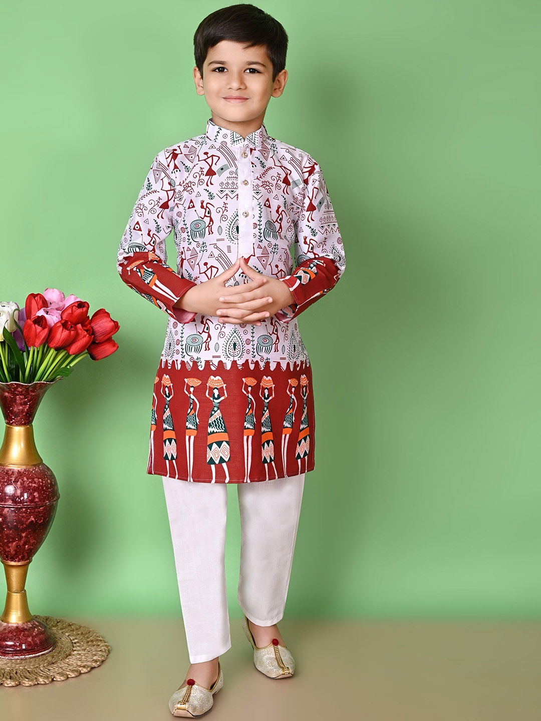 

Cae Boys Ethnic Motifs Printed Mandarin Collar Straight Kurta With Pyjama, White
