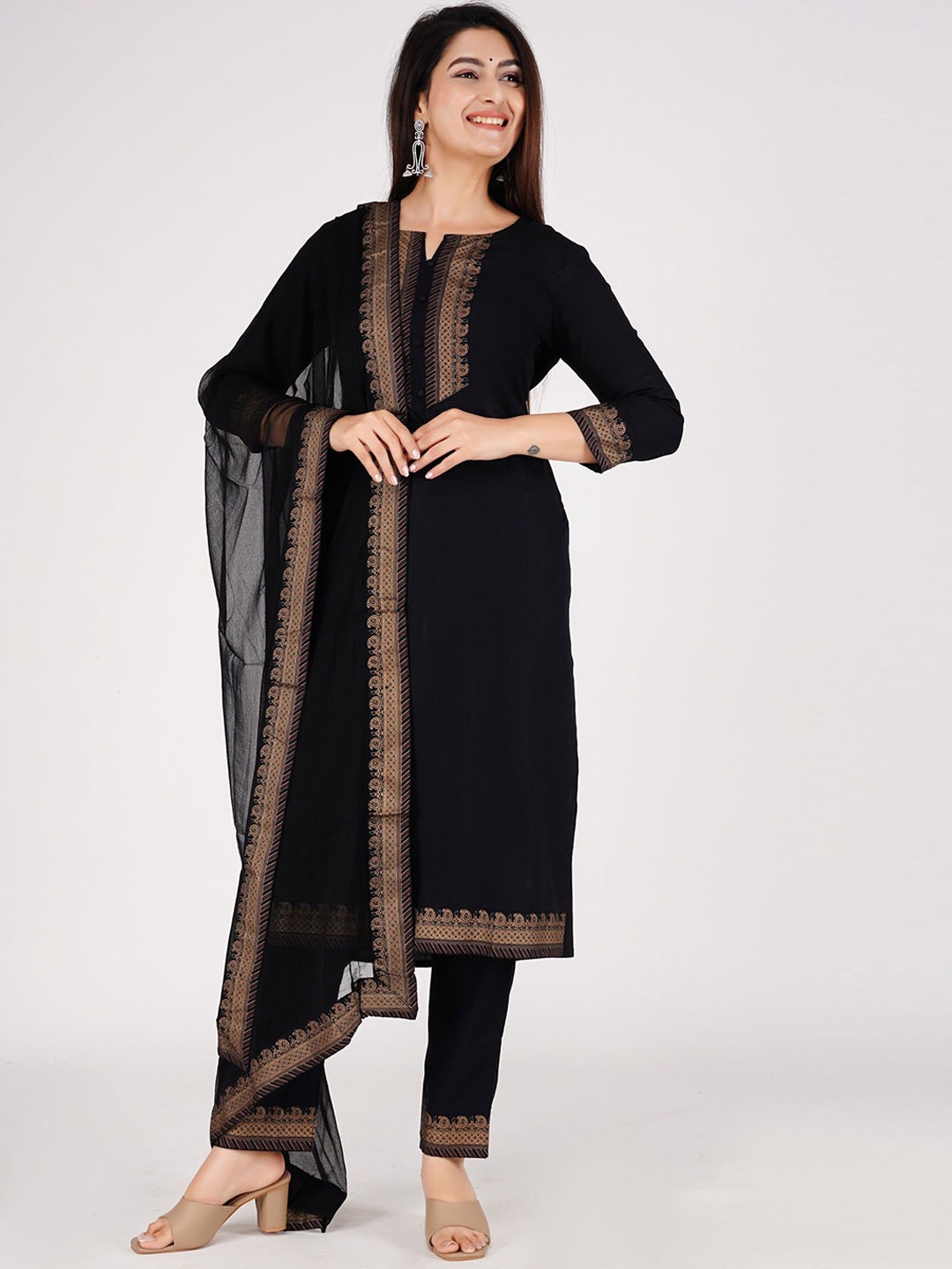 

rf clothes Ethnic Motifs Printed Notch Neck Straight Kurta With Trousers & Dupatta, Black