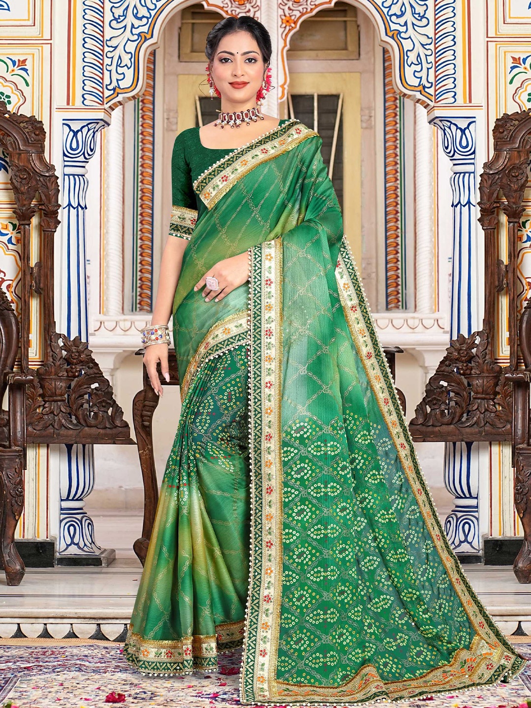 

DIVASTRI Bandhani Sequinned Poly Chiffon Bandhani Saree, Green