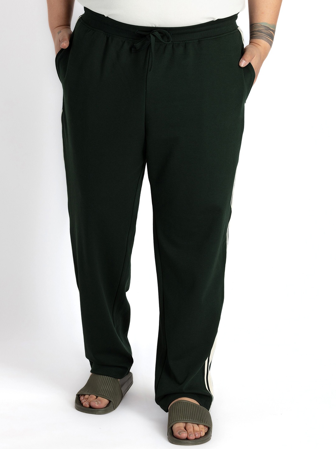 

UNSIZED Men Mid-Rise Track Pants, Green