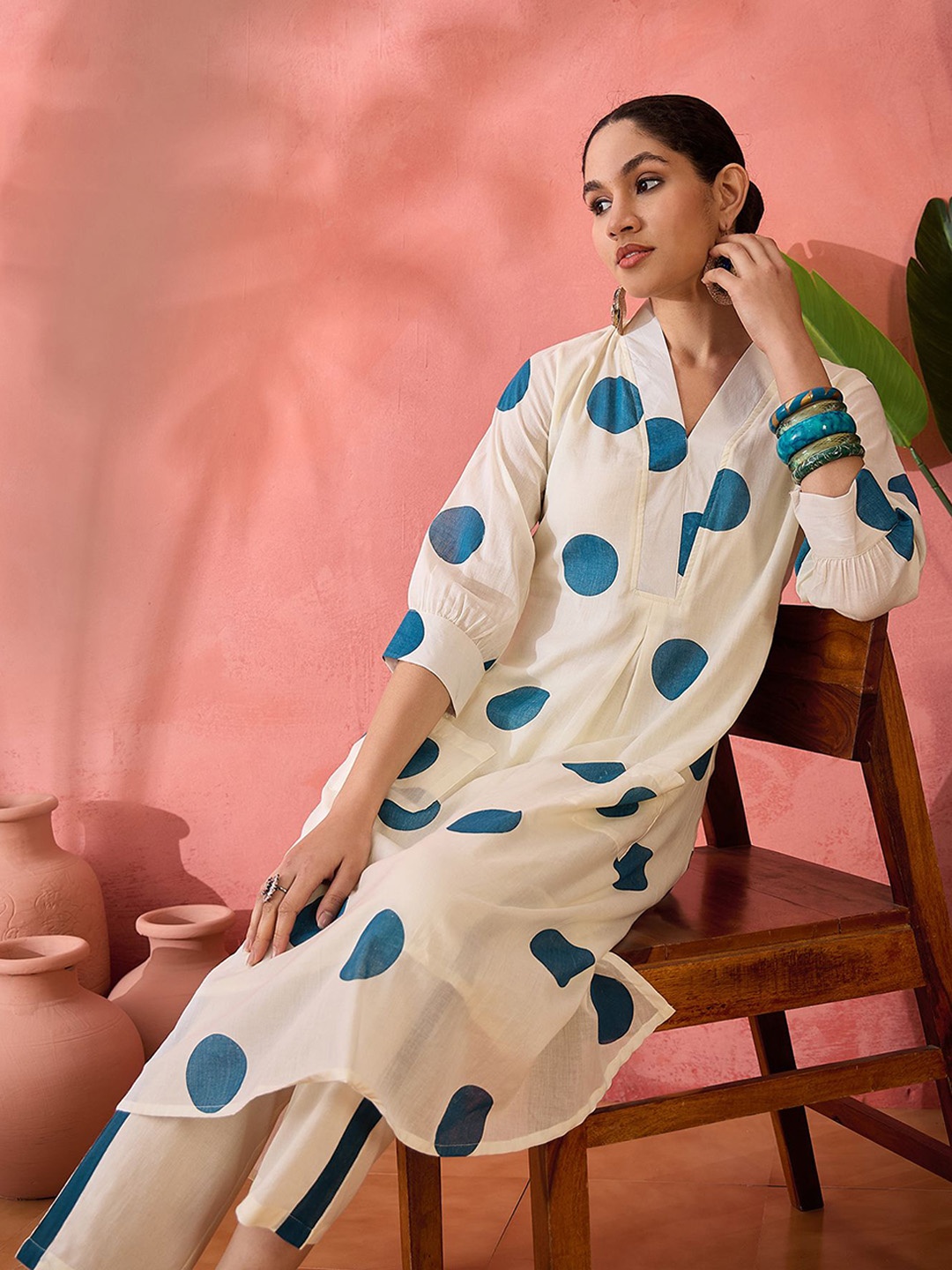 

Sangria Geometric Printed V-Neck Pure Cotton Straight Kurta With Trouser, Off white