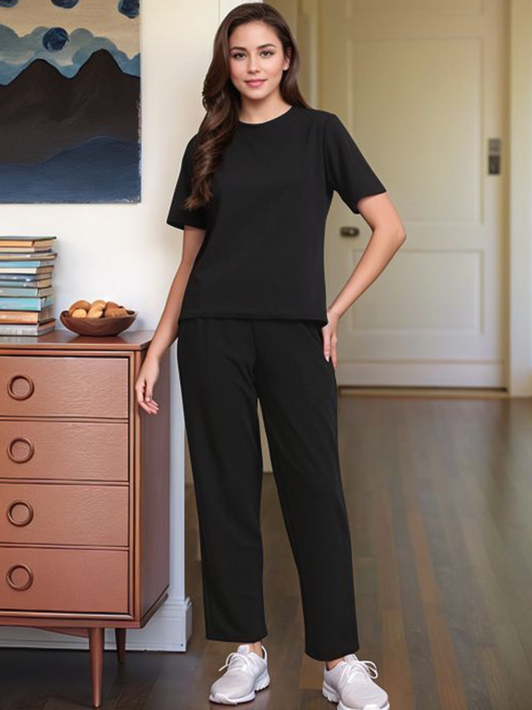 

DressBerry Round Neck Short Sleeves T-Shirt With Trousers, Black