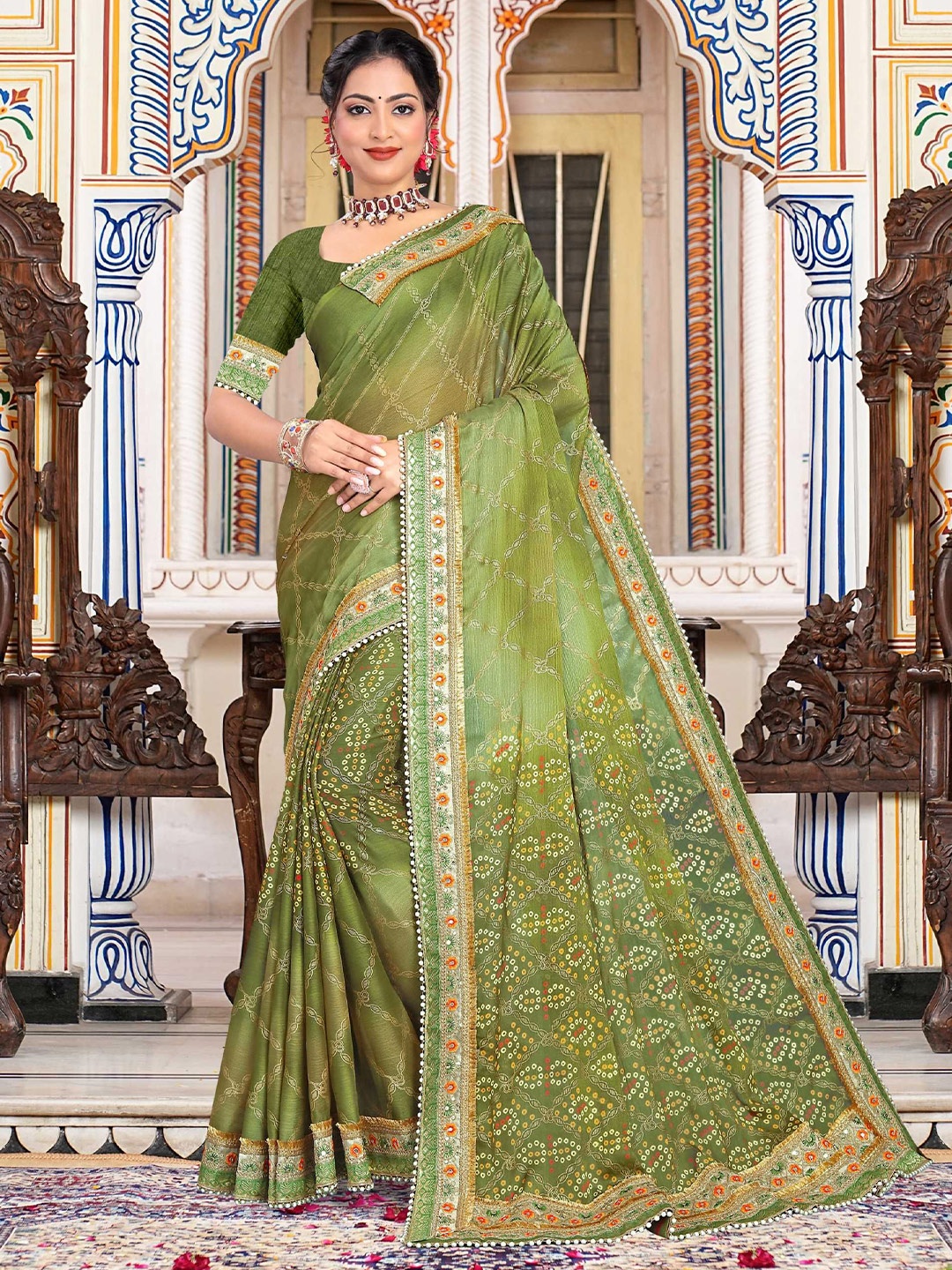 

DIVASTRI Bandhani Sequinned Poly Chiffon Bandhani Saree, Green