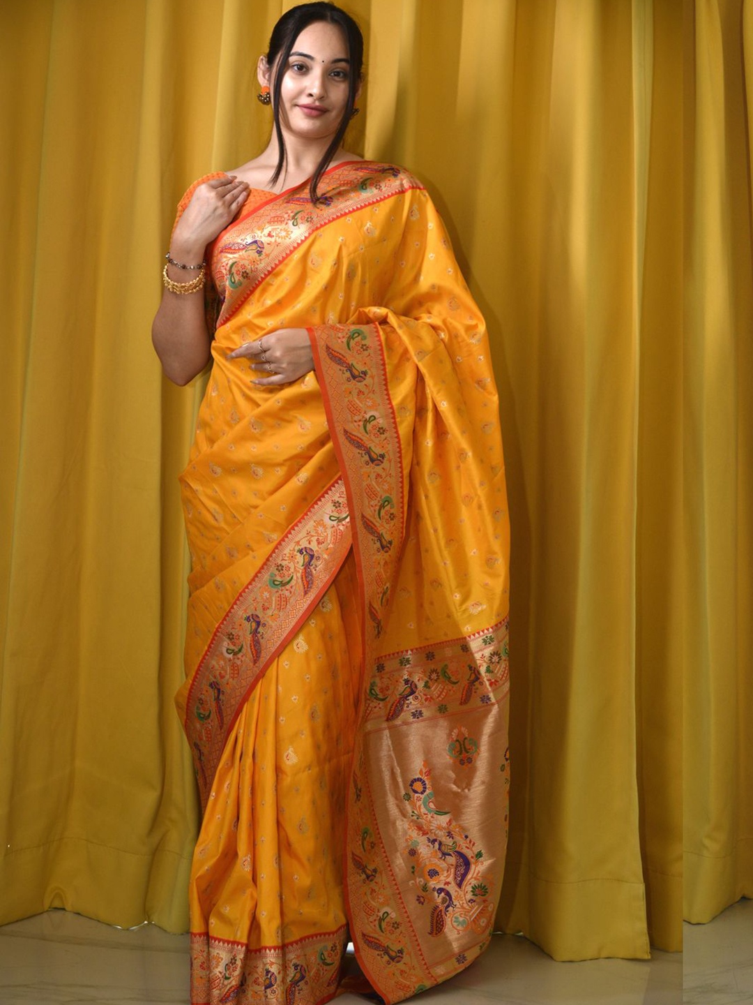 

DIVASTRI Woven Design Zari Silk Blend Paithani Saree, Yellow