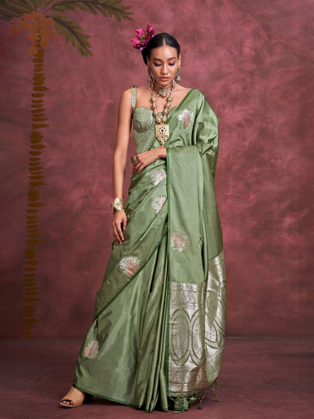 

DEVATITHI Woven Design Zari Satin Saree, Green