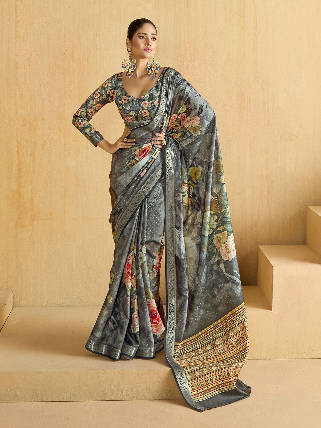 

Sangria Tussar Floral Printed Saree With Blouse Piece, Grey