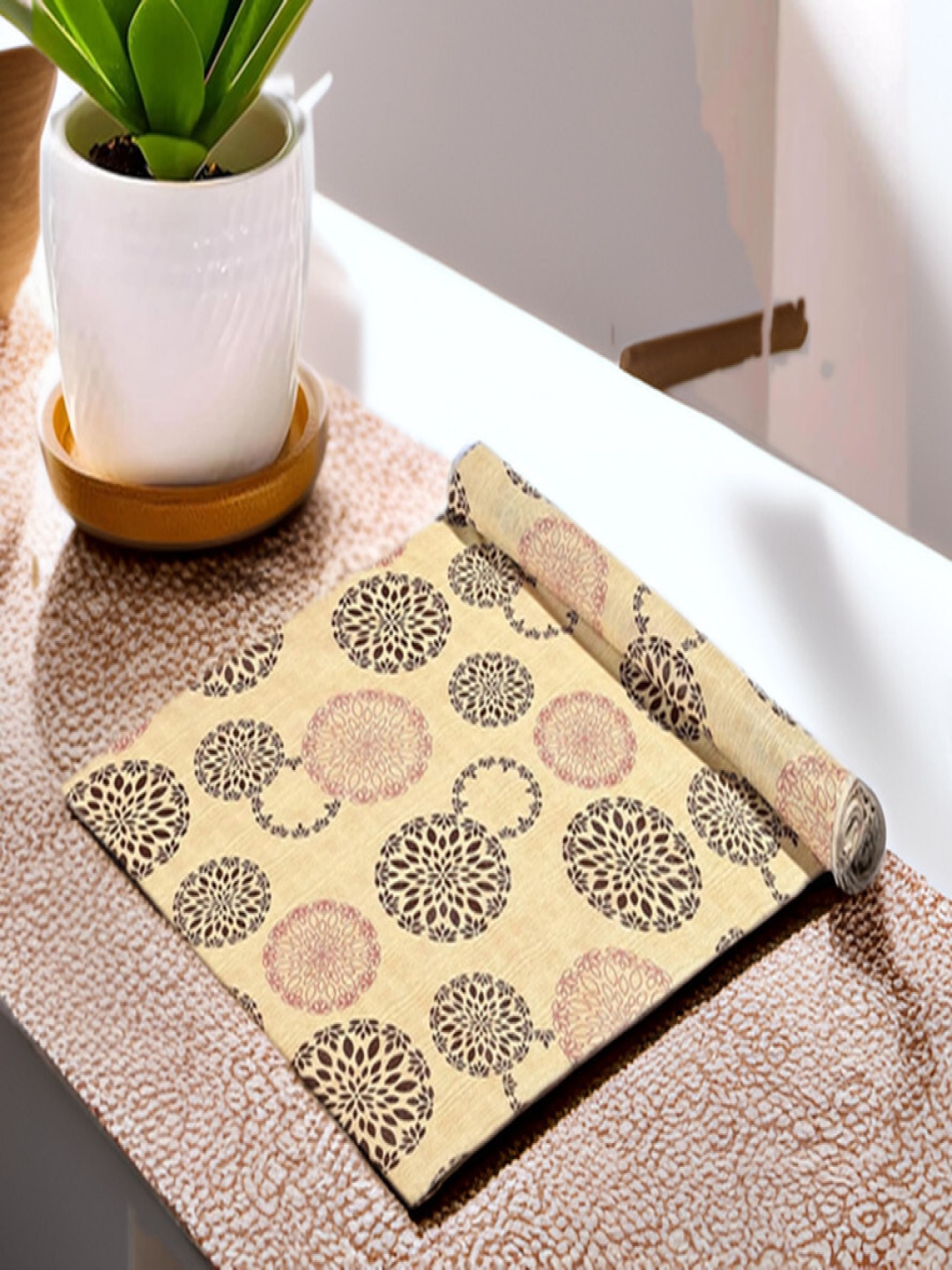 

REVEXO Brown & Red Printed Water-Resistant Shelf Liner