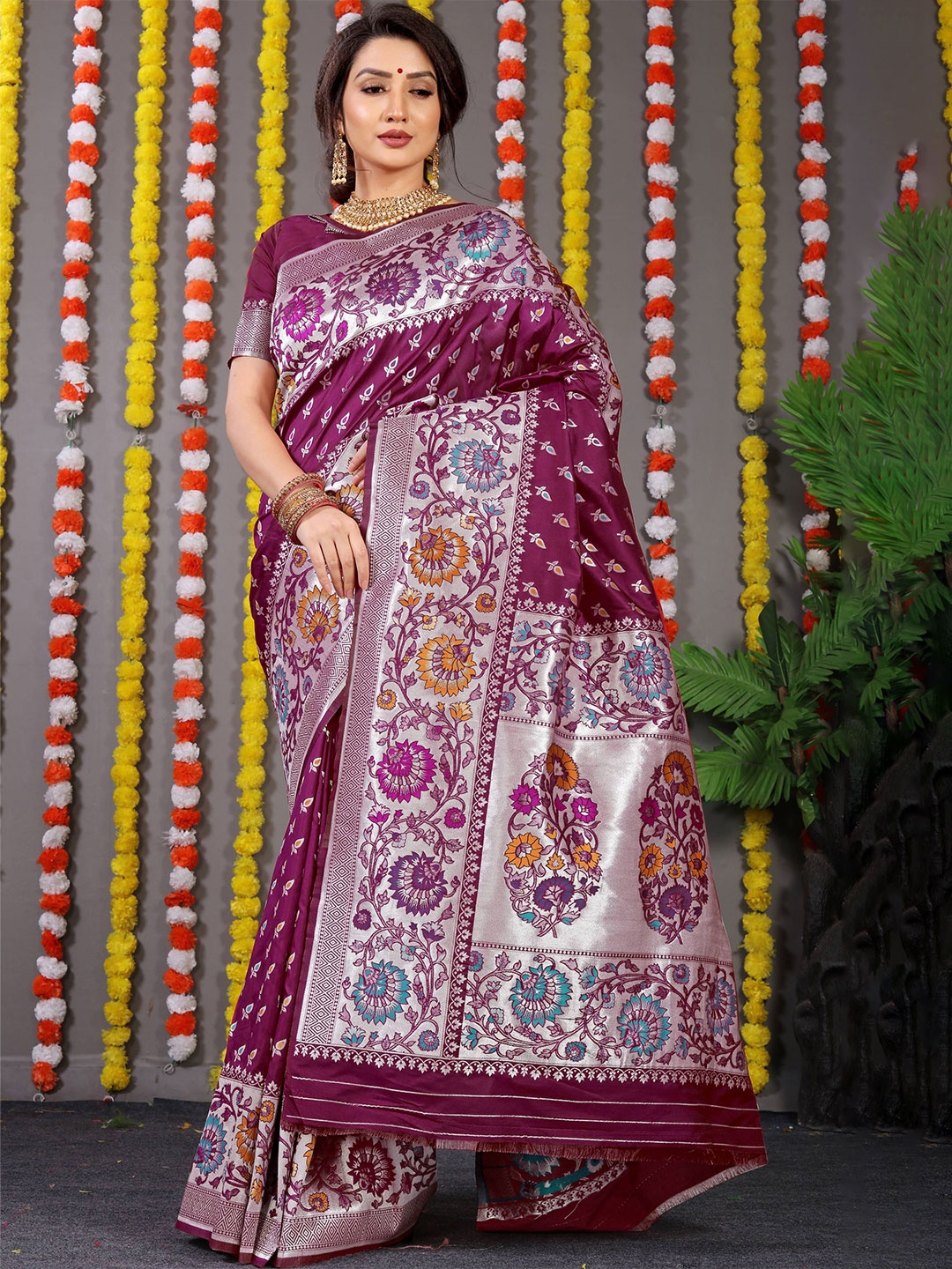 

Kandora Woven Design Zari Pure Silk Paithani Saree, Purple