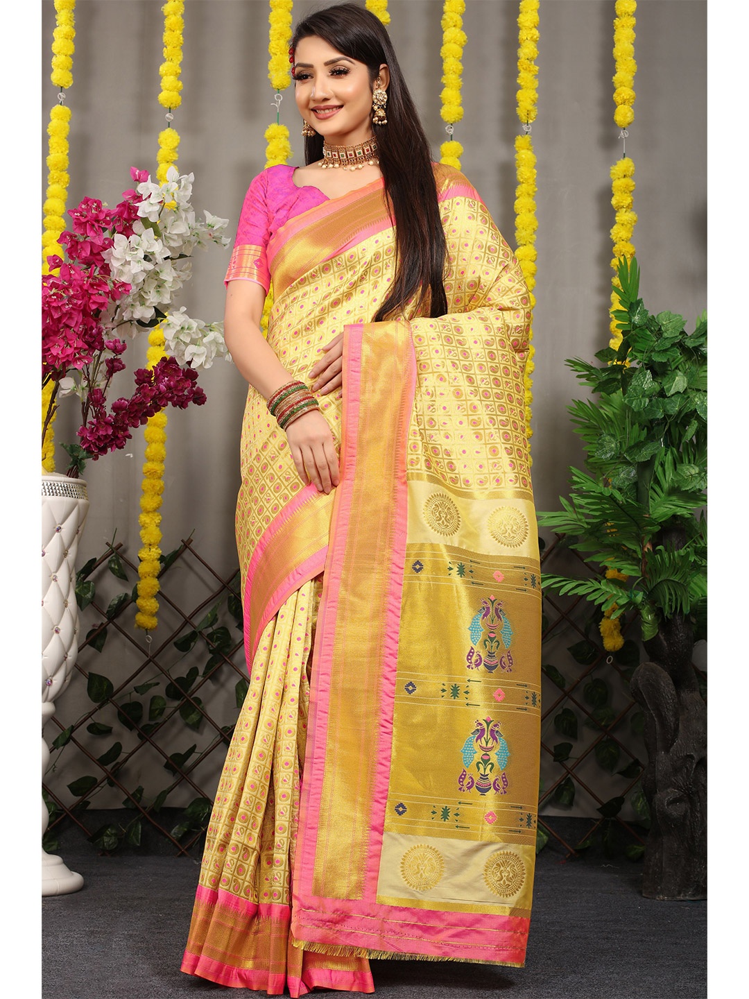 

Kandora Woven Design Zari Pure Silk Paithani Saree, Mustard