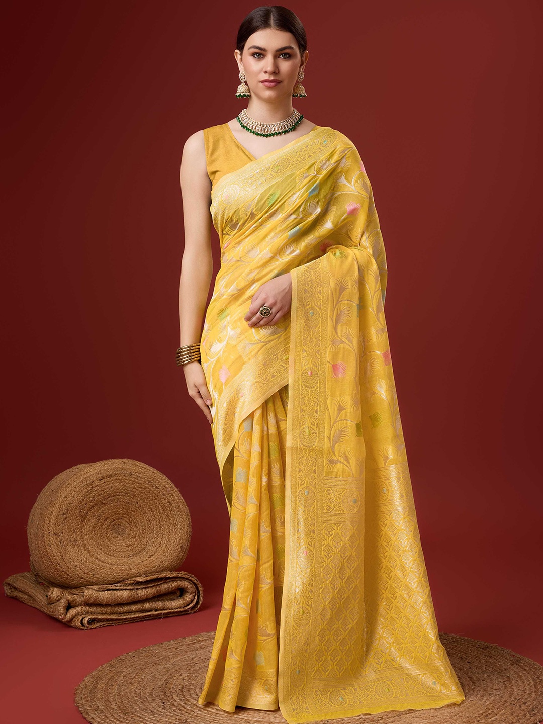 

DIVASTRI Woven Design Zari Saree, Yellow