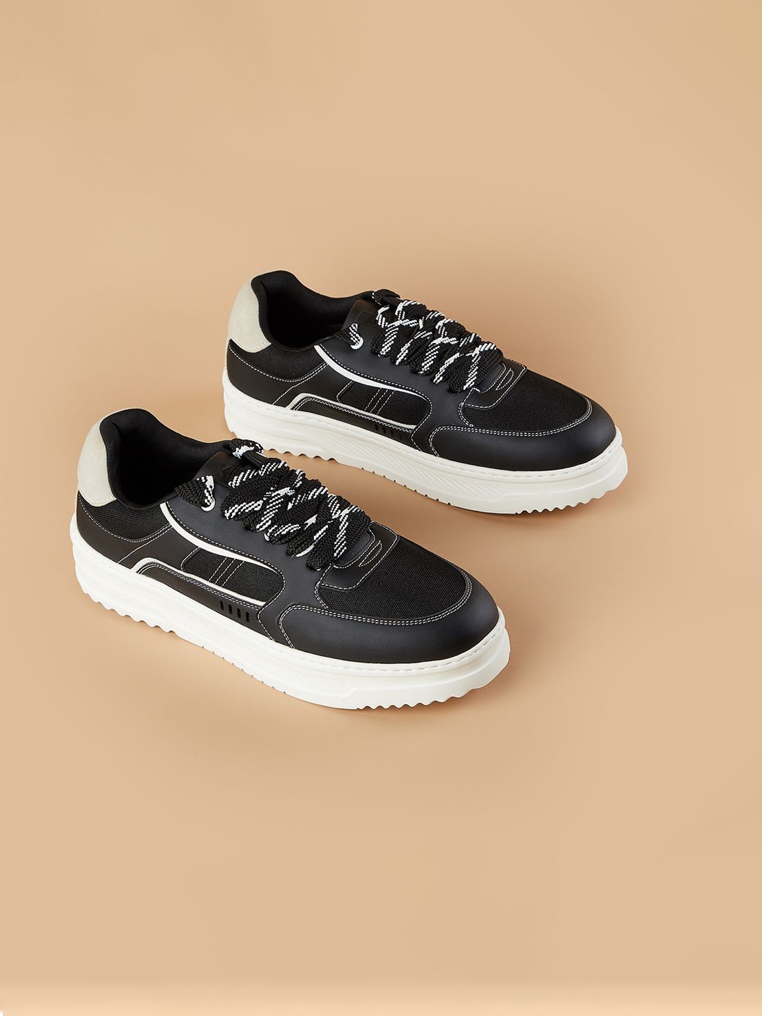 

Forca Men PU Sneakers, Black
