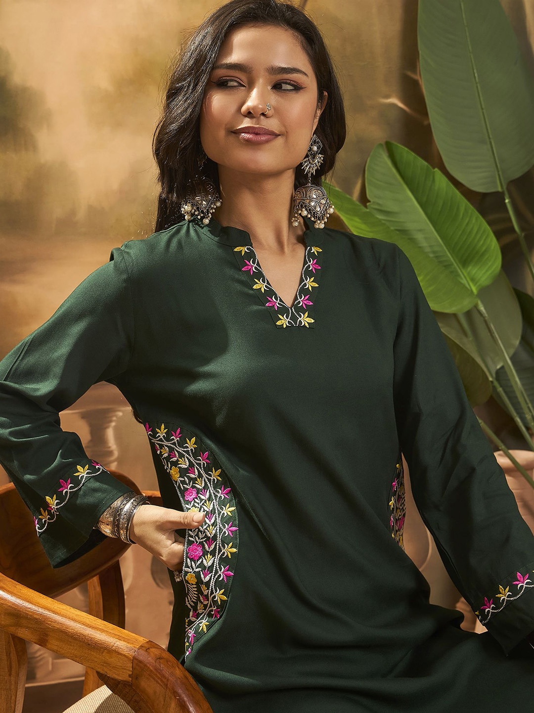 

Sangria Mandarin Collar Thread Work Straight Kurta With Trouser, Green