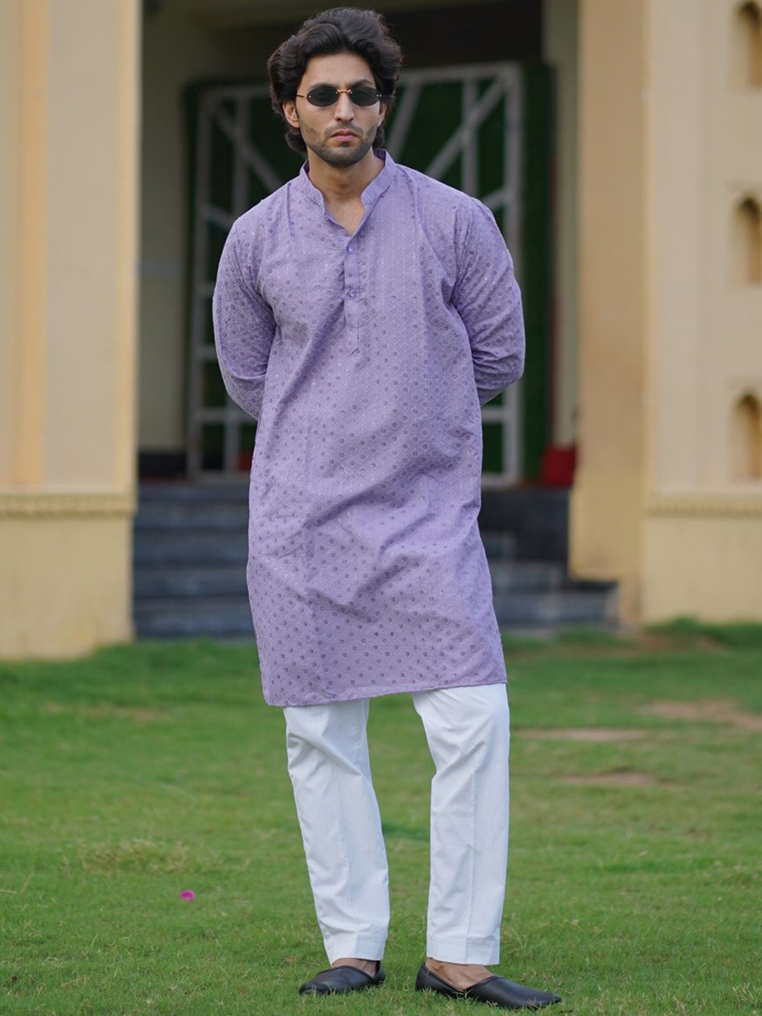 

The Kurta Studio Geometric Embroidered Mandarin Collar Chikankari Cotton Straight Kurta, Purple