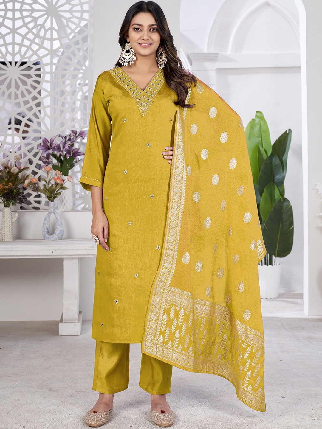 

SATPURUSH Women Floral Embroidered Regular Thread Work Kurta with Trousers & With Dupatta, Yellow