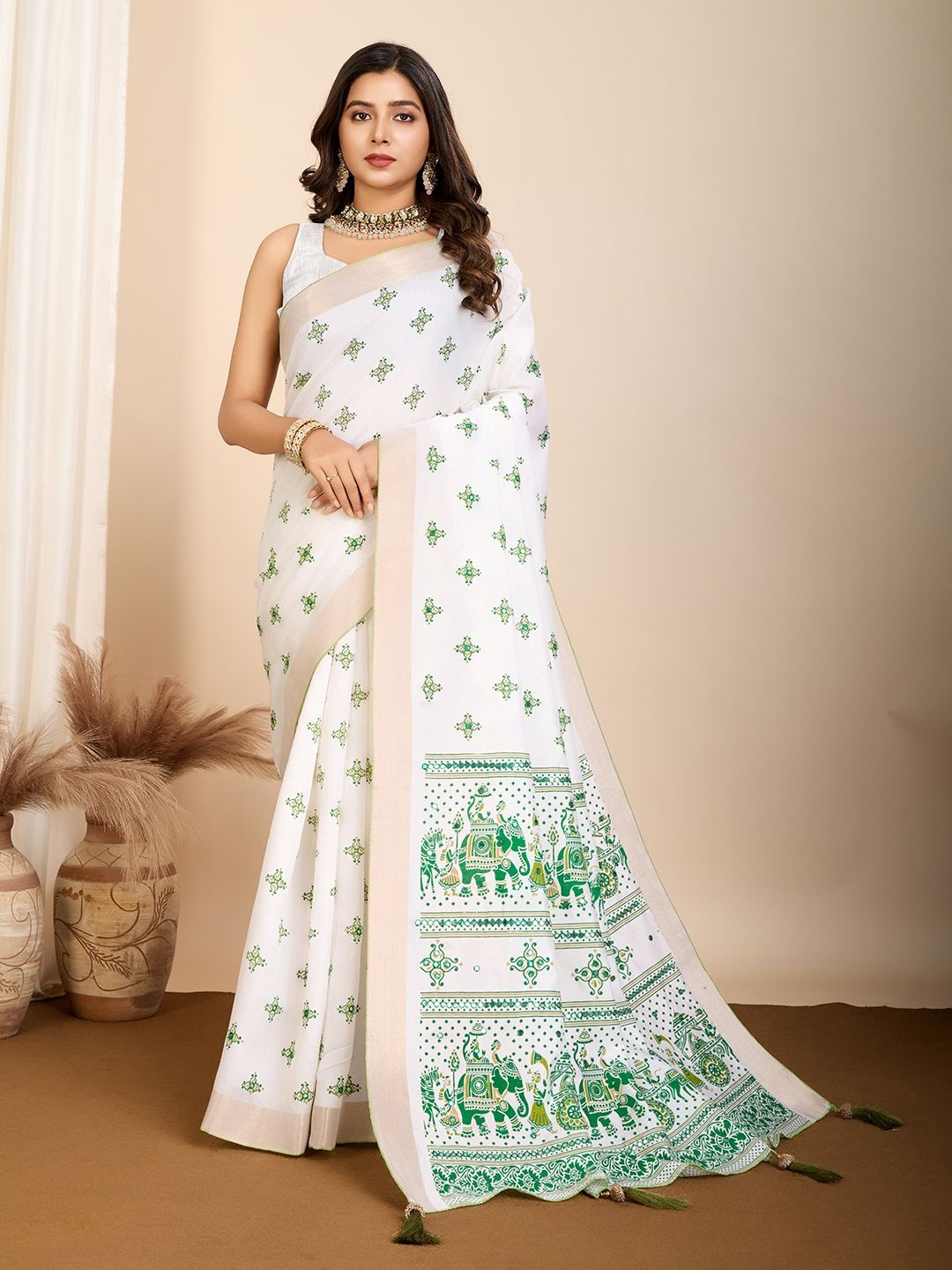 

Sarvada Embellished Mirror Work Pure Cotton Saree, Green