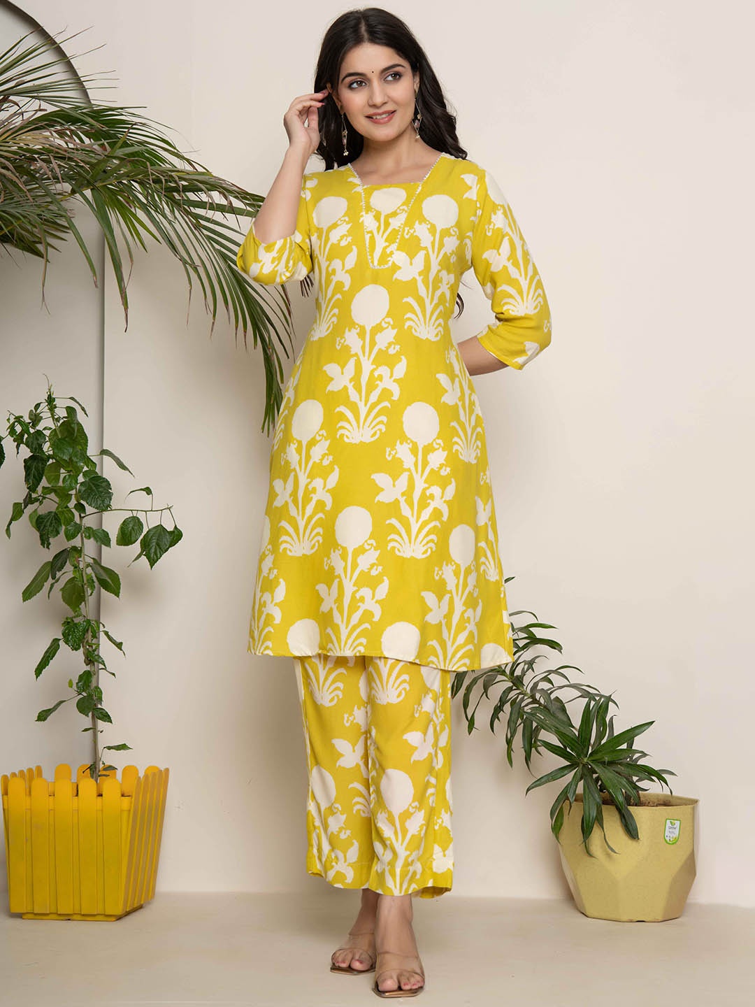 

Fabmoha Floral Printed V-Neck Pure Cotton A-Line Kurta With Trousers, Yellow