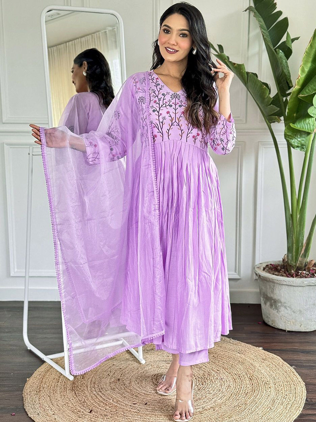 

KOTRONS Floral Embroidered Thread Work Empire Chanderi Silk Kurta With Trousers & Dupatta, Lavender