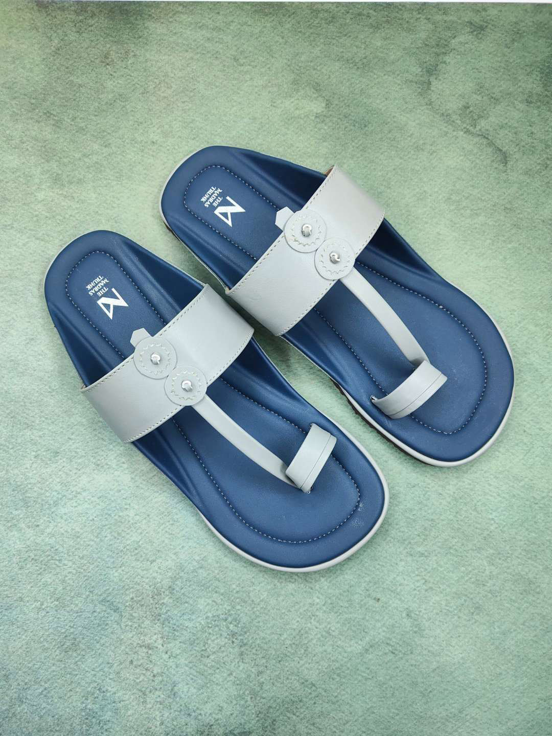 

THE MADRAS TRUNK Men Comfort Sandals, Blue