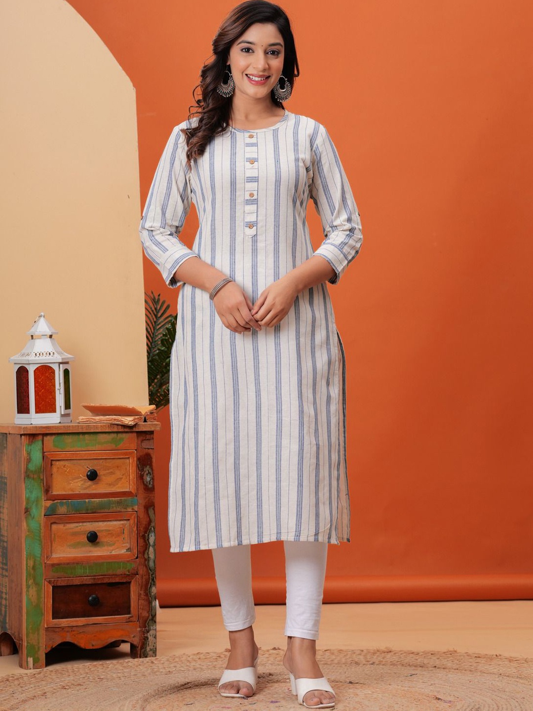 

Sarai Women Striped Cotton Straight Kurta, Blue