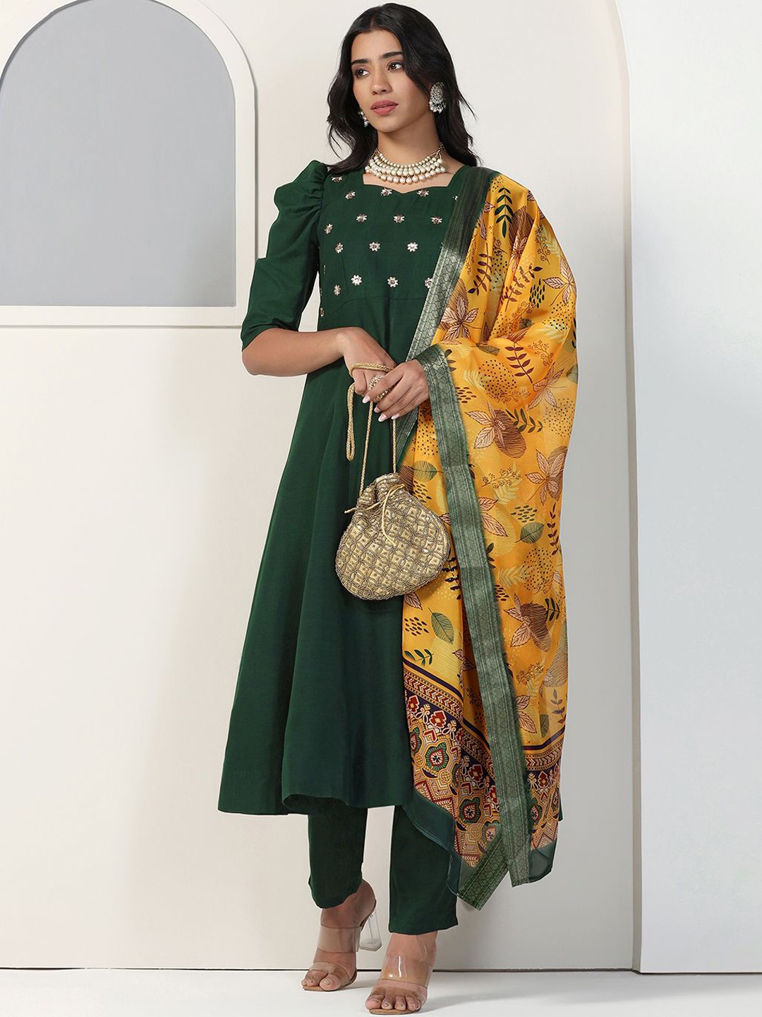 

Sangria Embroidered Anarkali Kurta & Trouser With Dupatta, Green