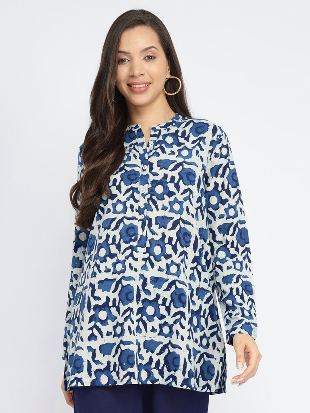 

Pink Fort Women Dabu Printed Pure Cotton Kurti, Navy blue
